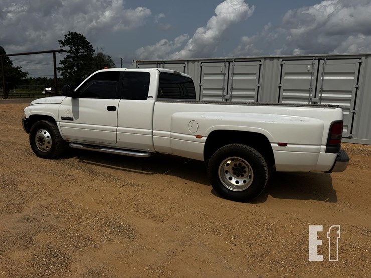 1997-dodge-ram-3500-image-2