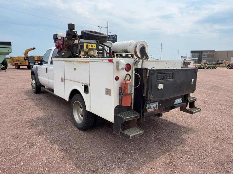 ford-service-truck-image-7