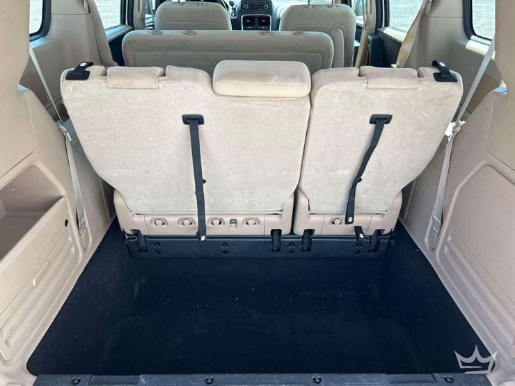2014-dodge-caravan-image-21