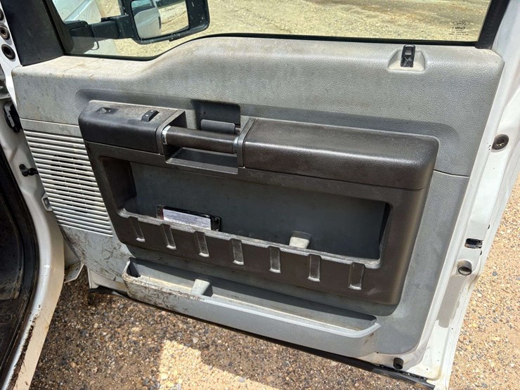 2012-ford-f350-image-23