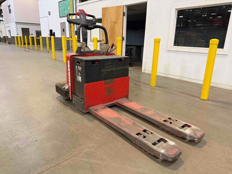 electric-pallet-jack-image-2