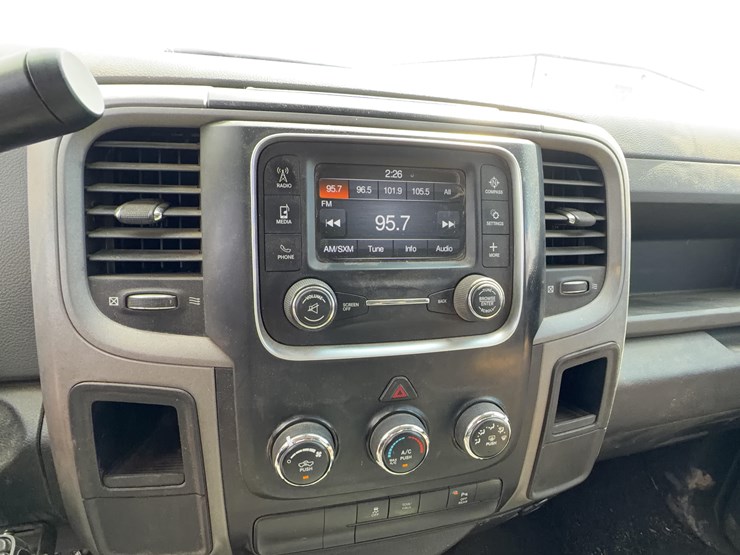 2016-dodge-2500-image-34