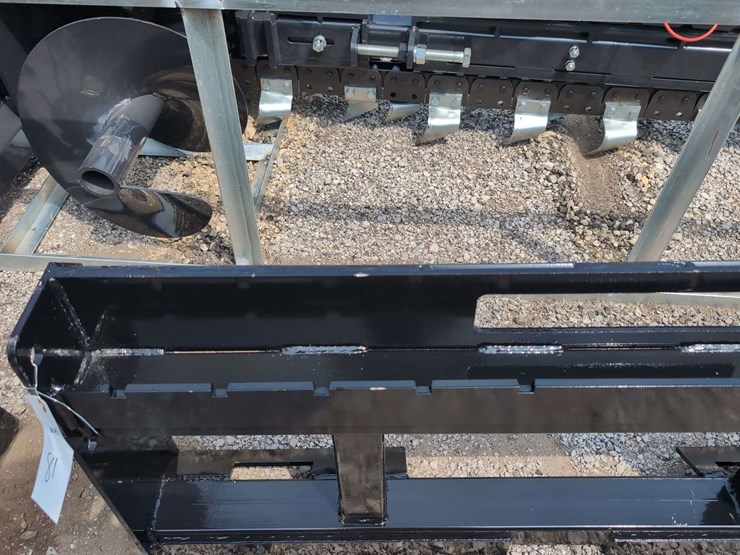 (1)-wolverine-skid-steer-attachment-pff2-13-45w-image-2