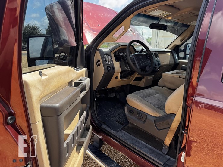 2015-ford-f250-sd-xlt-image-11
