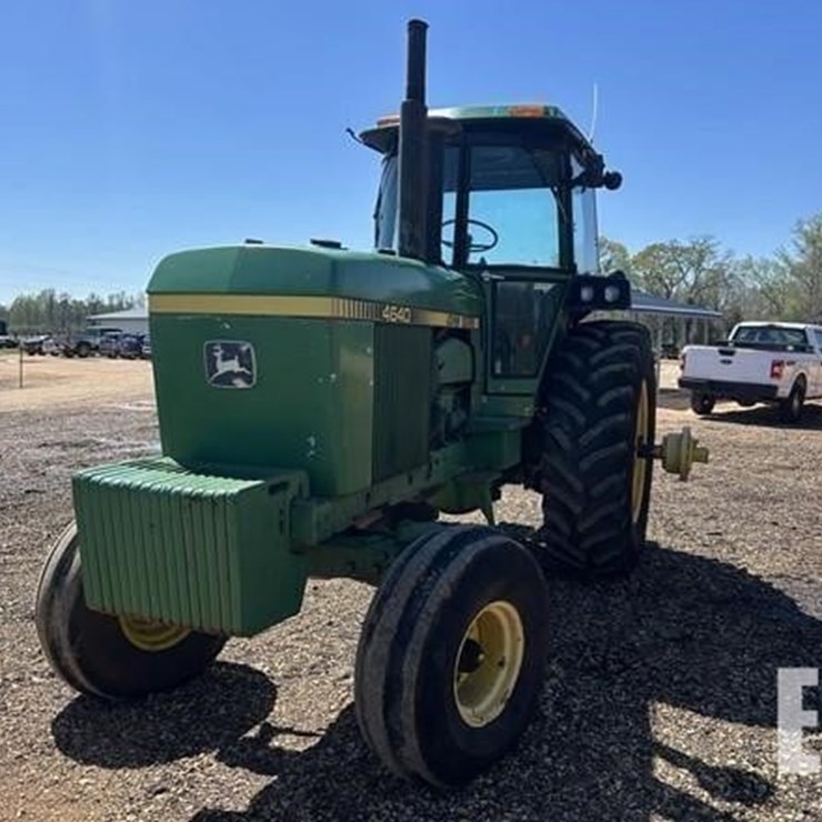 JOHN DEERE 4640
