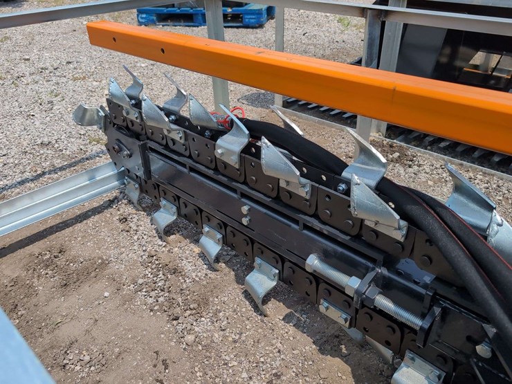 wolverine-skid-steer-trencher-tcr-12-48h-image-4