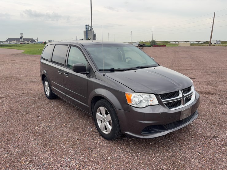 2015-dodge-grand-caravan-image-3