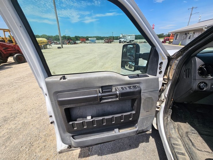 2013-ford-f350-image-21