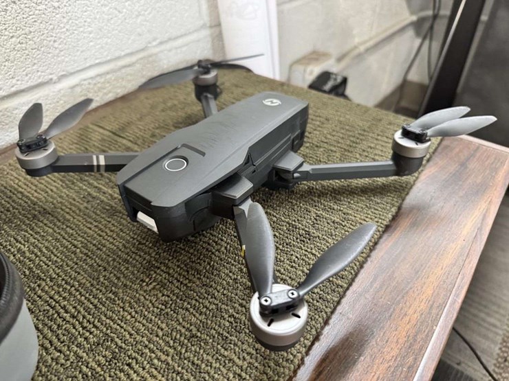 holy-stone-hs720-drone-image-3
