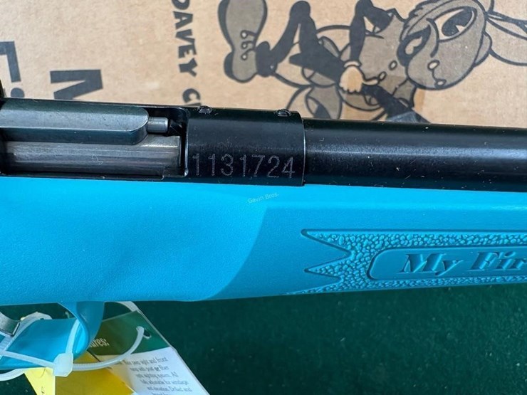 crickett-"my-first-rifle"-22-s,-l-or-lr-rifle--nib-image-7