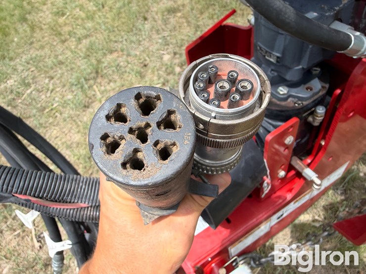 2011-case-ih-1240-image-10