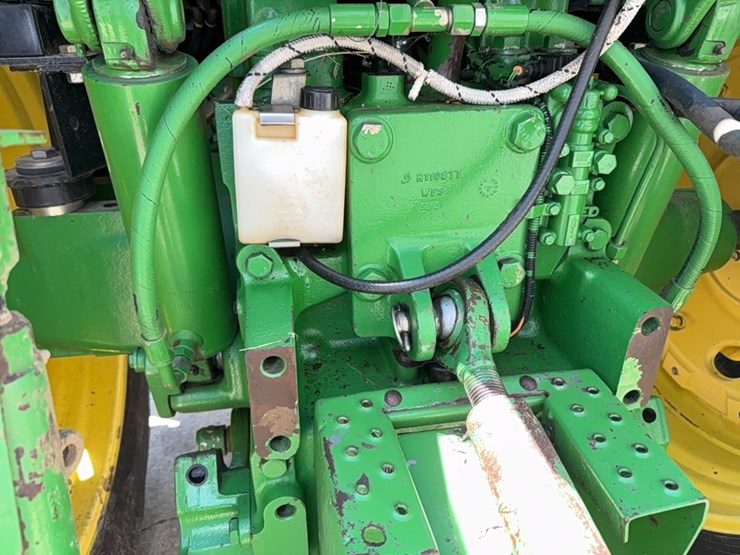 john-deere-7520-image-25