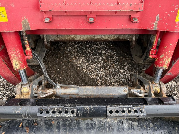 2022-takeuchi-tl12r2-image-10