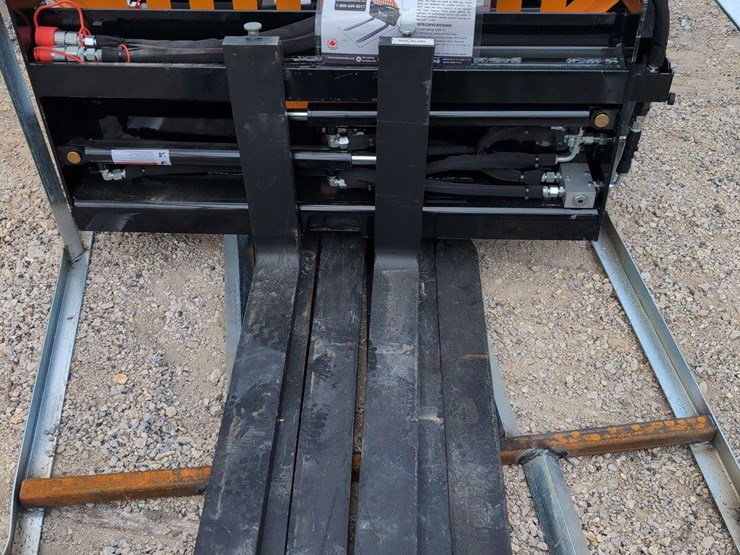 (1)-wolverine-skid-steer-pallet-fork-hydraulic-adjustable-pfa-11-3300g-image-1