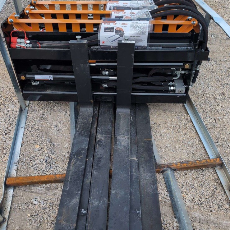 (1) Wolverine Skid Steer Pallet Fork Hydraulic Adjustable PFA-11-3300G