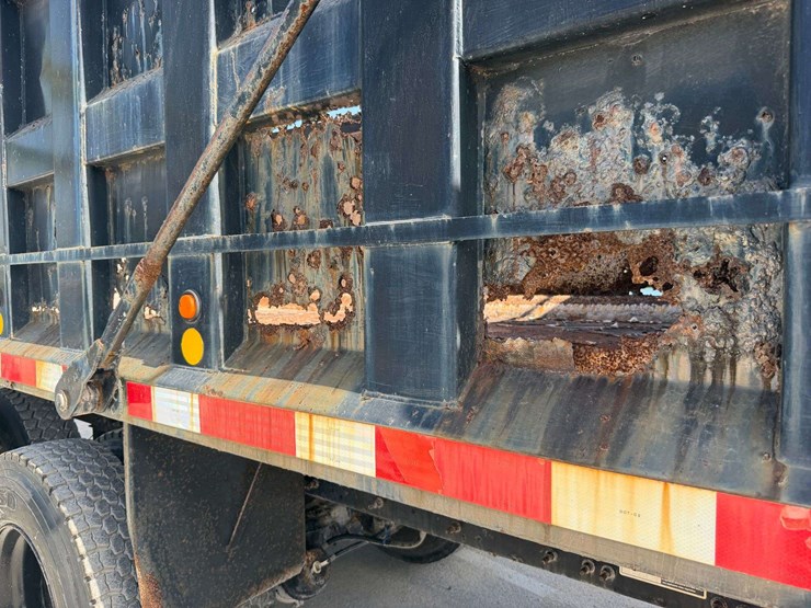 2006-mack-granite-ct713-image-43