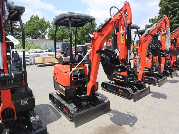 tpm-18hh-mini-excavator-image-2