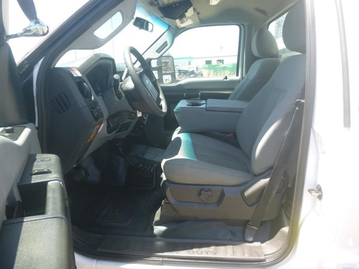 2015-ford-f550-image-16