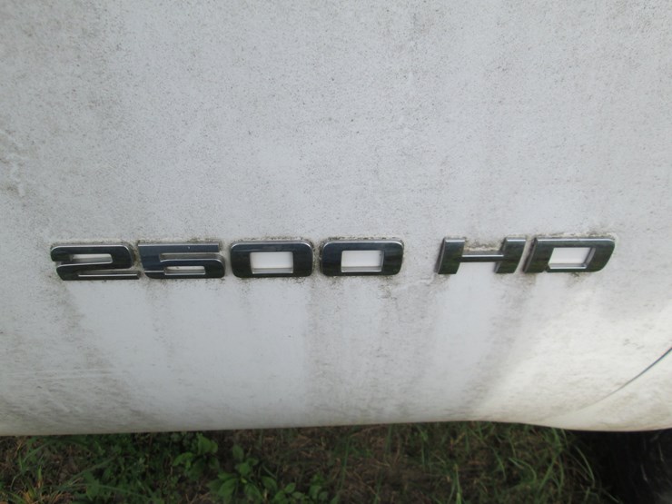 2013-gmc-2500hd-image-19