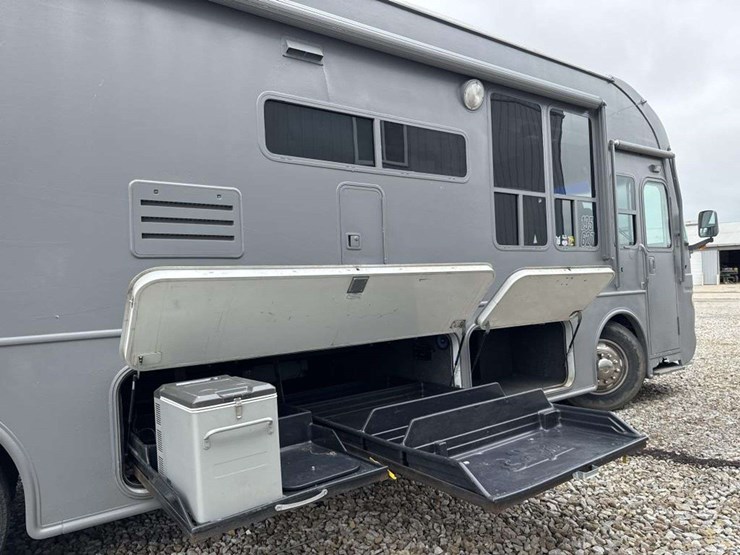 2004-alfa-leisure-see-ya-class-a-motorhome-image-16
