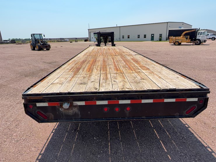 2016-dct-830gs38-gooseneck-trailer-image-6