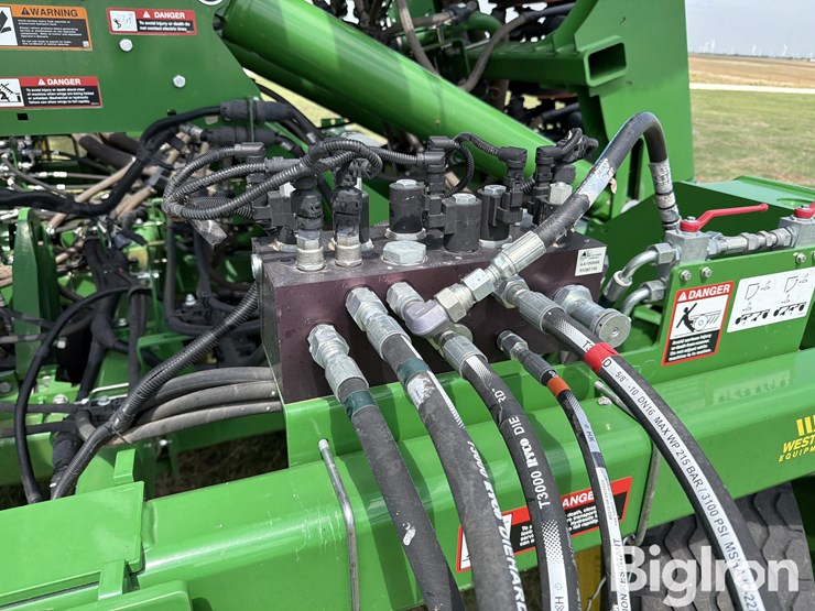 2023-john-deere-n560-image-11