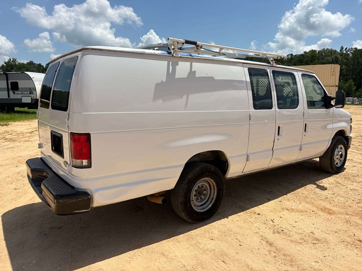 2013-utility-van-image-3
