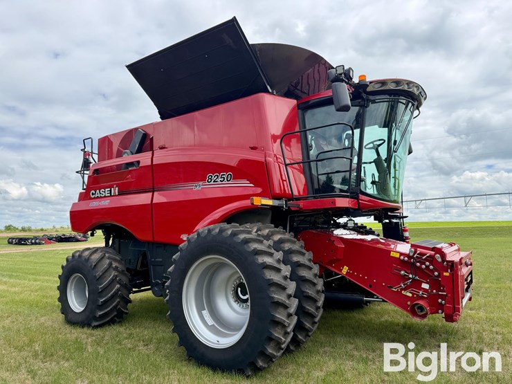 2023-case-ih-8250-image-3