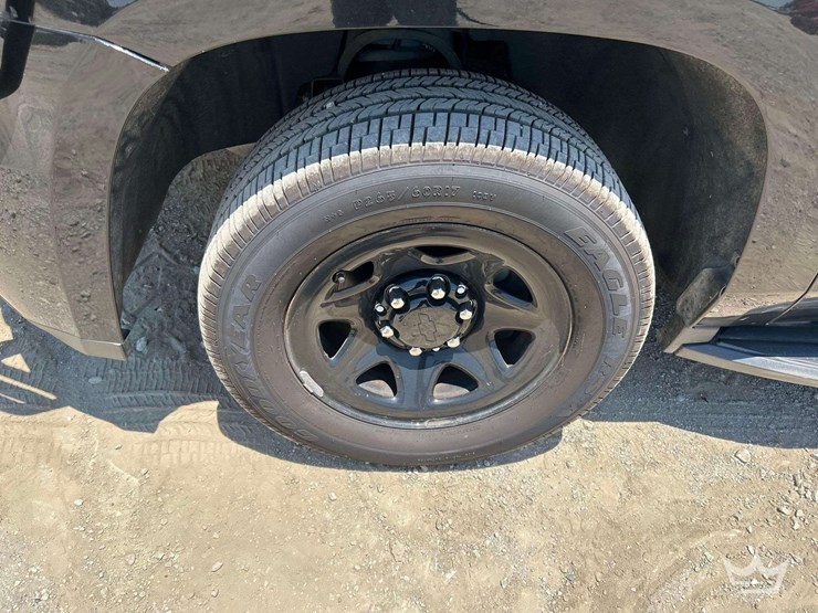 2020-chevrolet-tahoe-image-24
