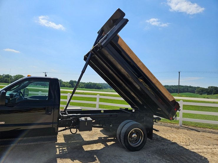 2003-ford-f550-image-11