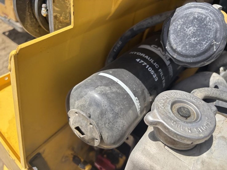 2021-new-holland-l328-image-58