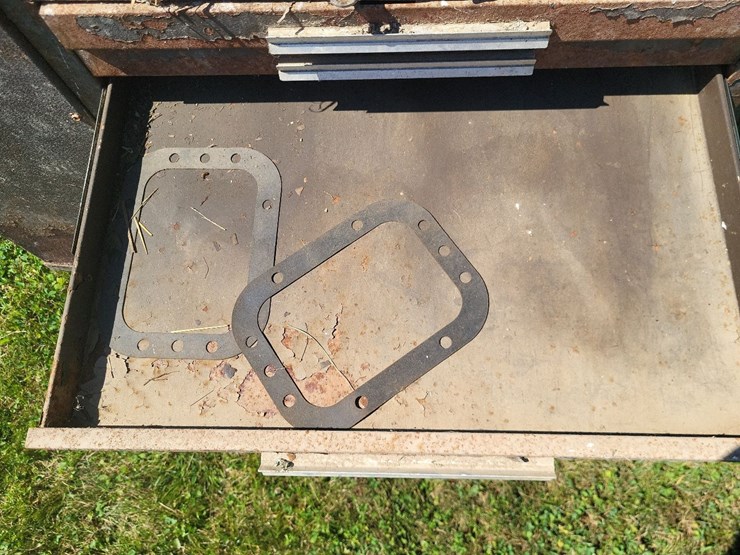 portable-tool-box-and-bolt-bins-w/contents-image-20