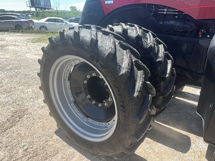 2020-case-ih-magnum-340-image-13
