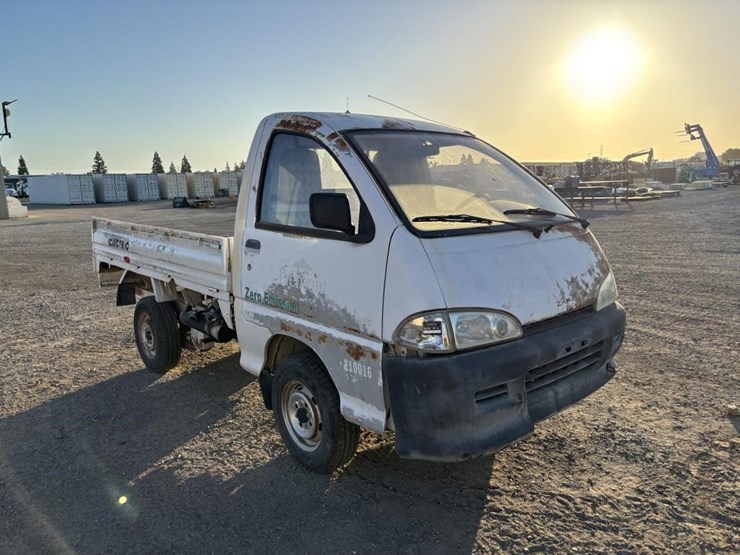 2009-zap-utility-truck-image-2