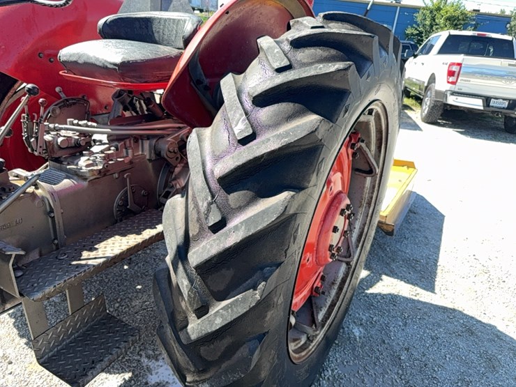 massey-ferguson-65-image-19