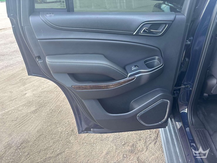 2018-chevrolet-tahoe-image-18