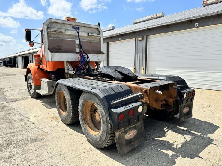 2004-peterbilt-357-image-2