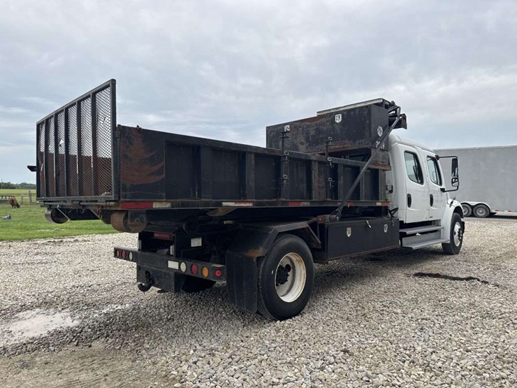2010-freightliner-roll-off-truck-image-4