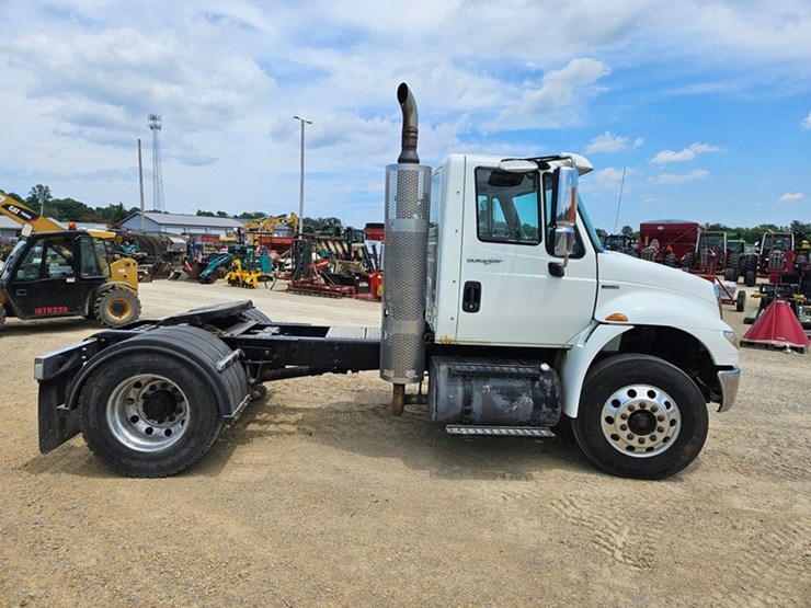 2011-case-ih-4400-image-6