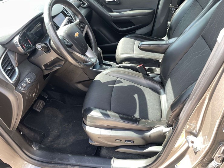 2021-chevrolet-trax-4-door-mpv-(169,929-miles)-image-10
