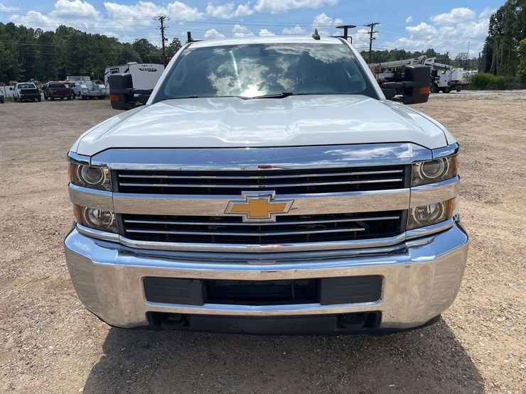 2016-chevrolet-silverado-3500-image-5