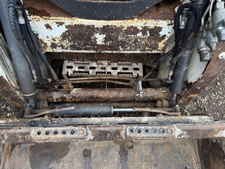 bobcat-t450-image-10