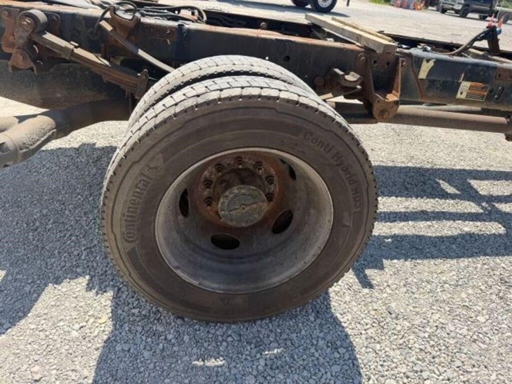 2016-ford-f550-xl-image-30