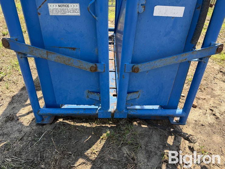 priefert-squeeze-chute-image-11