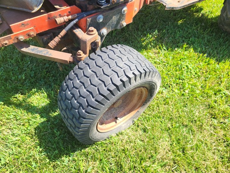 simplicity-garden-tractor-w/engine-and-hydrostat-transmission---parts-image-9