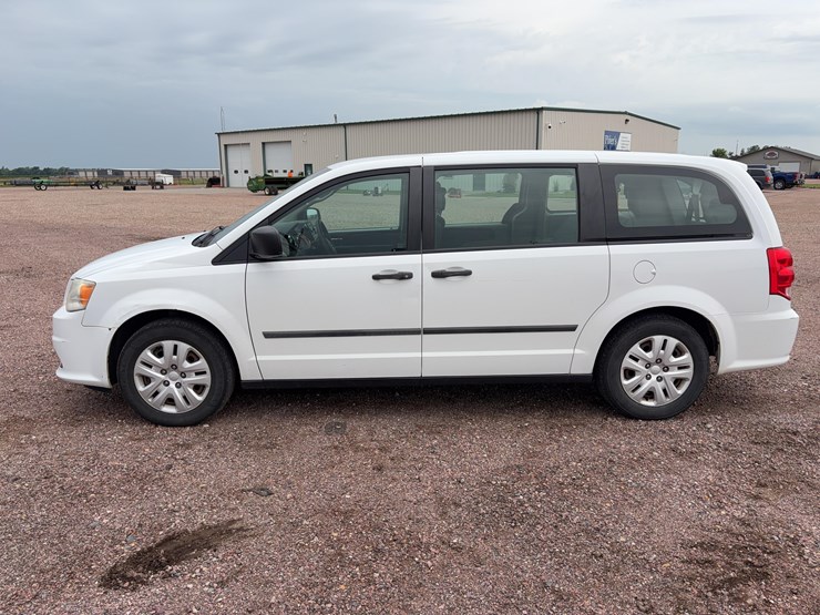 2014-dodge-grand-caravan-image-8