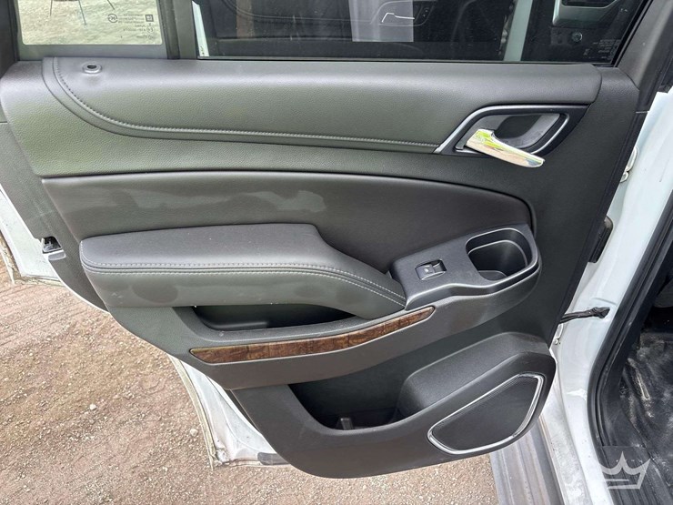 2019-chevrolet-tahoe-image-24