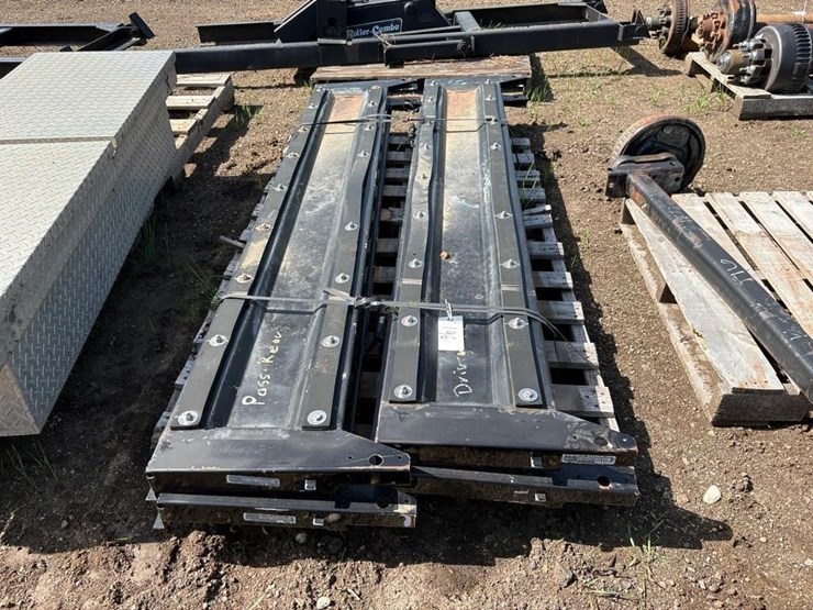 truck-flip-down-side-panels-image-2