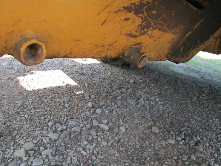 2004-caterpillar-420d-image-34