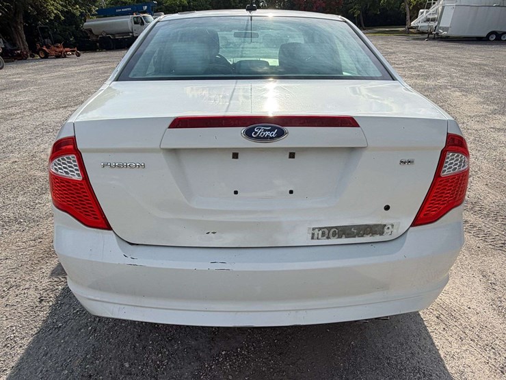 2011-ford-fusion-4-door-sedan-(63,841-miles)-image-7